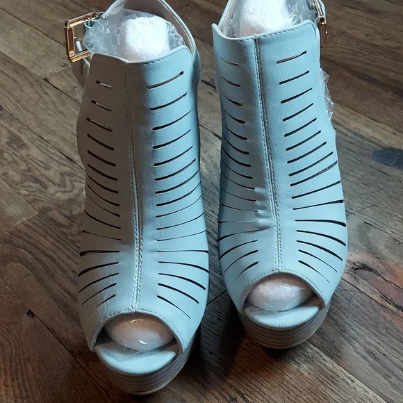 M&M 4 for $12 Shoes - Picture 3 of 11